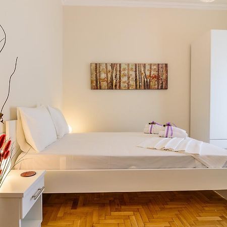 Apartamento Charmy Petit Flat In Atenas Exterior foto