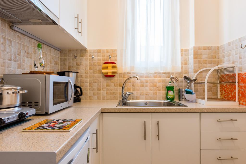 Apartamento Charmy Petit Flat In Atenas Exterior foto